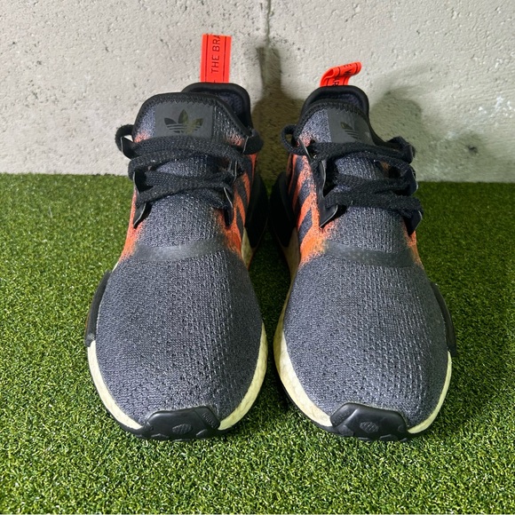 Adidas Boost NMD R1 J Core G27951 Lace Up Sneakers Shoes Men’s 6.5 Women’s 7.5 - Picture 2 of 8